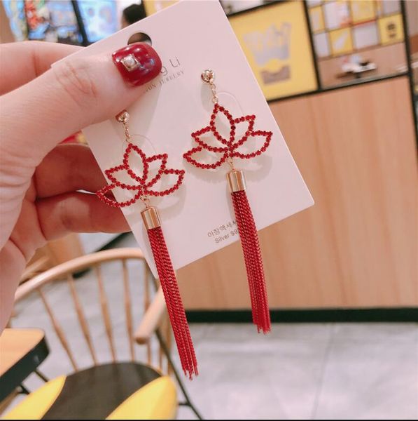 2020 new chinese style bright red bride wedding flowers long tassel earrings wedding bridesmaid 292, Golden;silver
2020 new chinese style bright red bride wedding flowers long tassel earrings wedding bridesmaid 292, Golden;silver