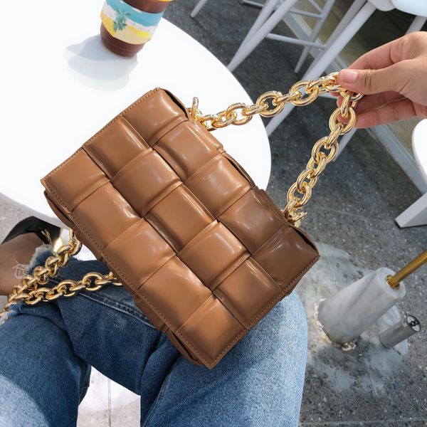 luxurys designers bags big chain strap handbags shoulder diagonal shoulder strap bag female purses knit pillow handbags
luxurys designers bags big chain strap handbags shoulder diagonal shoulder strap bag female purses knit pillow handbags