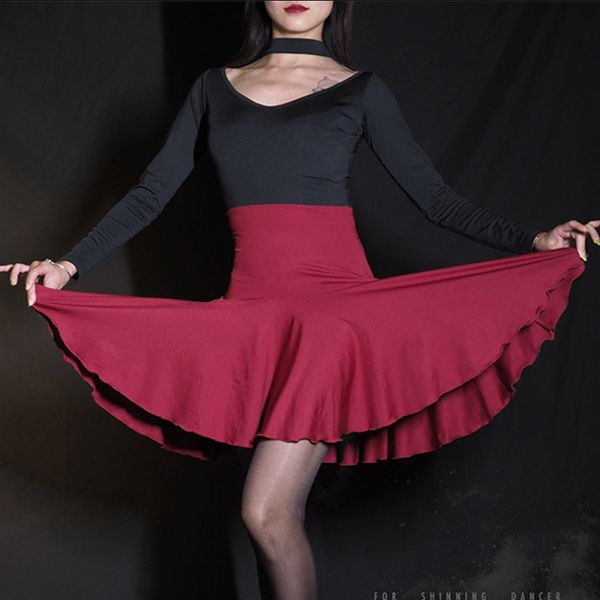 2021 latin dance dress women costume set practice dress hanging neck long-sleeved red skirt female latin dancewear 637, Black;red
2021 latin dance dress women costume set practice dress hanging neck long-sleeved red skirt female latin dancewear 637, Black;red