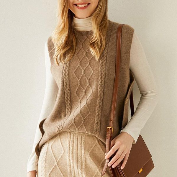 2021 autumn and winter new pure cashmere vest vest diamond linen flower women's sleeveless sweater sweater round neck wear, Black;white
2021 autumn and winter new pure cashmere vest vest diamond linen flower women's sleeveless sweater sweater round neck wear, Black;white