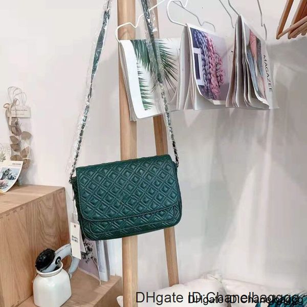 designer design fashion flip lingge women's chain with inclined hanging bag large size
designer design fashion flip lingge women's chain with inclined hanging bag large size