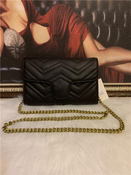 luxurys designers bag the new leather women's handbag luxurys desi gners bag shoulder crossbody bag, Black;red
luxurys designers bag the new leather women's handbag luxurys desi gners bag shoulder crossbody bag, Black;red