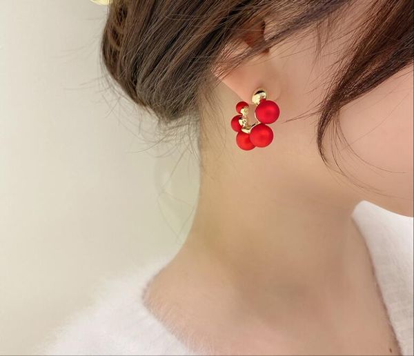 2020 the new chinese wedding wedding red pearl half ring earrings bride dress accessories 500, Golden;silver
2020 the new chinese wedding wedding red pearl half ring earrings bride dress accessories 500, Golden;silver