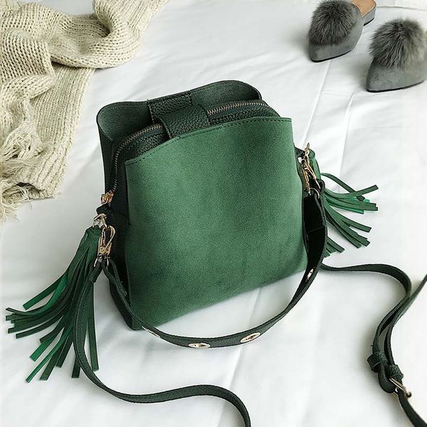 hbp non-brand korean versatile bucket bag new frosted tassel one shoulder messenger bag sport.0018 s60e
hbp non-brand korean versatile bucket bag new frosted tassel one shoulder messenger bag sport.0018 s60e