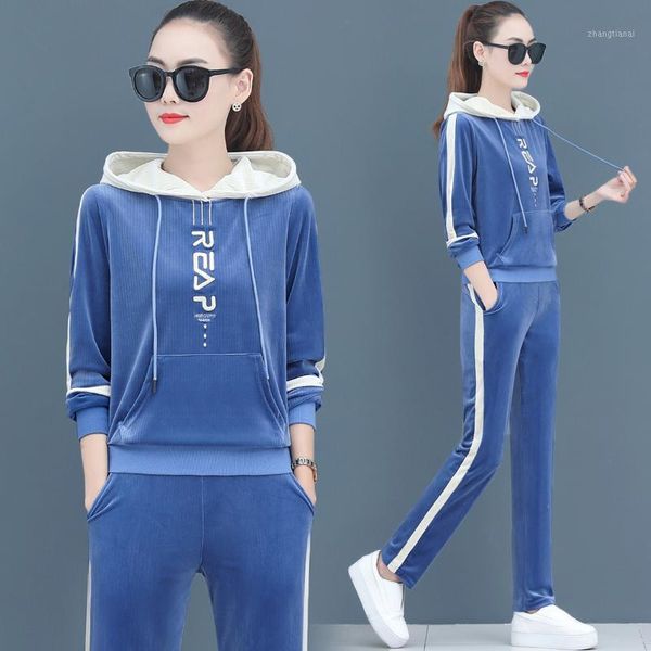 golden velvet sports suit wear a hat and pant suits women's autumn 2020 new sweater two-piece suit casual clothing matching1, Gray
golden velvet sports suit wear a hat and pant suits women's autumn 2020 new sweater two-piece suit casual clothing matching1, Gray