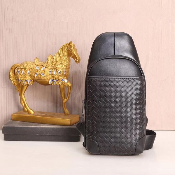 kaisiludi 2020 new woven breast bag leather leisure man cross-body bag youth fashion breast
kaisiludi 2020 new woven breast bag leather leisure man cross-body bag youth fashion breast