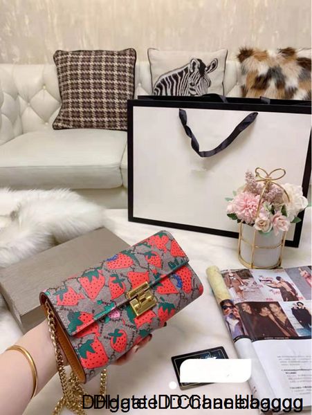vogue fund of printed chain inclined genuine leather handbag shoulder bags lock change coins single packing female package
vogue fund of printed chain inclined genuine leather handbag shoulder bags lock change coins single packing female package