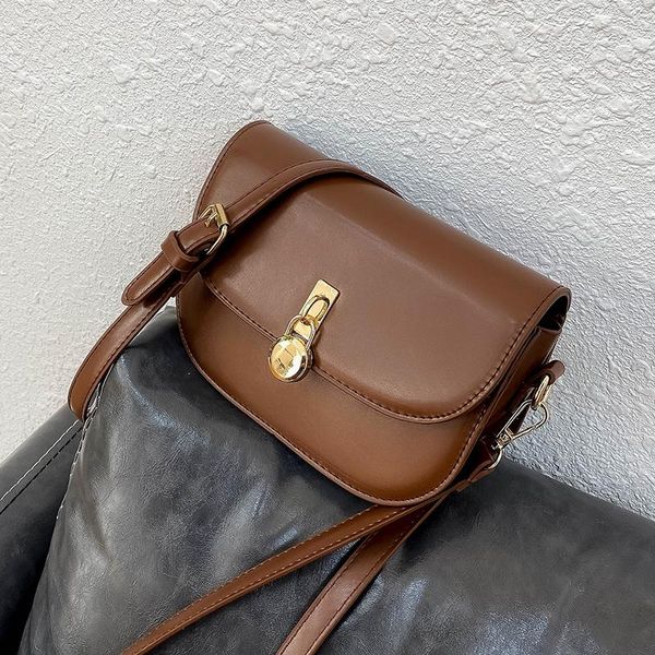 shoulder bags niche design high-quality western-style handbags 2021 fashion messenger bag with high sense width: 20cm
shoulder bags niche design high-quality western-style handbags 2021 fashion messenger bag with high sense width: 20cm