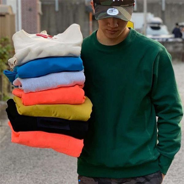 couple round neck plus velvet sweater super nice chest embroidery machine embroidery without seam in the middle, Black 
couple round neck plus velvet sweater super nice chest embroidery machine embroidery without seam in the middle, Black