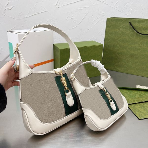 genuine leather women shoulder bag handbag designer messenger cross body bags fashion totes woman clutch wallet come with box
genuine leather women shoulder bag handbag designer messenger cross body bags fashion totes woman clutch wallet come with box