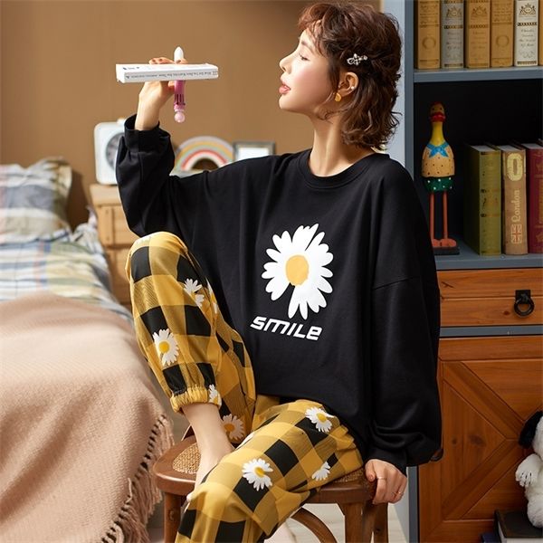 nightwa women pajamas set autumn new cartoon daisy printed long sleeve cute sleepwear casual homewear female pyjamas night suit q1217, Black;red
nightwa women pajamas set autumn new cartoon daisy printed long sleeve cute sleepwear casual homewear female pyjamas night suit q1217, Black;red