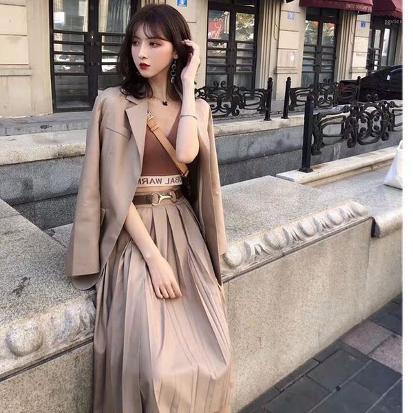 2020 spring suit jackets three-piece sets female korean blazers women pleated skirt two-piece suits m2521, White;black
2020 spring suit jackets three-piece sets female korean blazers women pleated skirt two-piece suits m2521, White;black