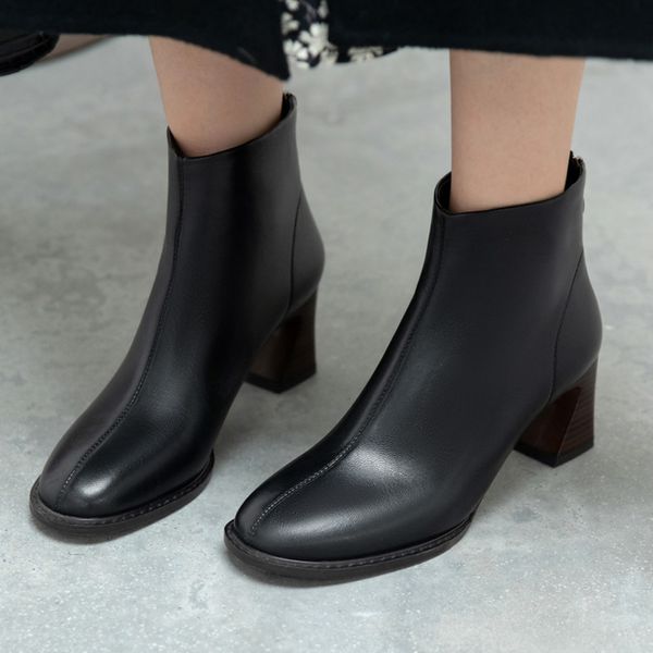 classic hook hooks short single for women elegant fashion black white winter shoes ladies
classic hook hooks short single for women elegant fashion black white winter shoes ladies