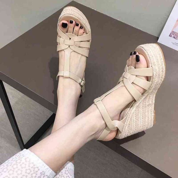 sandals slippers fashion weave roman style wedge heels casual black white buckle pumps women shoes summer 220226
sandals slippers fashion weave roman style wedge heels casual black white buckle pumps women shoes summer 220226