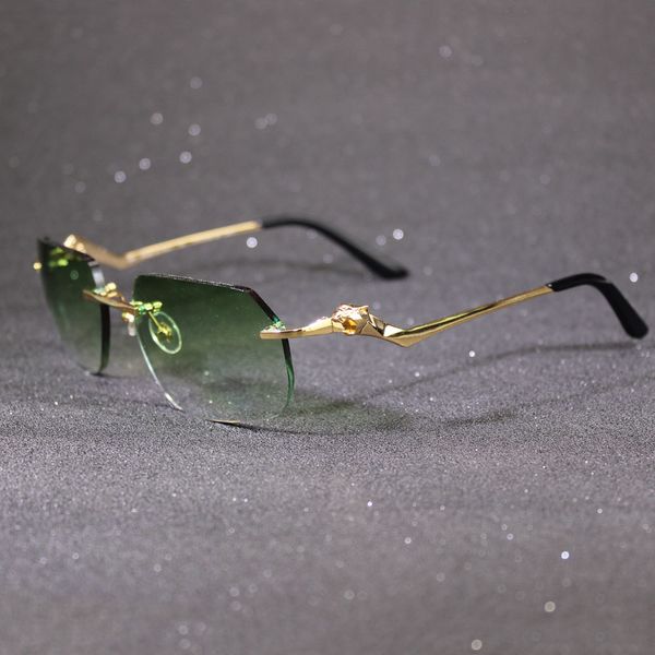 luxo panther for man and woman new designer sunglasses frame decorations fashion show eyewear glasses 8j6p, White;black
luxo panther for man and woman new designer sunglasses frame decorations fashion show eyewear glasses 8j6p, White;black