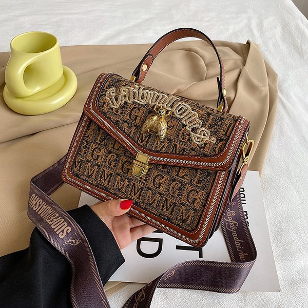 bee brand female crossbody designer handbag fashion saddle bags luxurious bag women messenger flip bag luxury shoulder bags baguette backpac
bee brand female crossbody designer handbag fashion saddle bags luxurious bag women messenger flip bag luxury shoulder bags baguette backpac