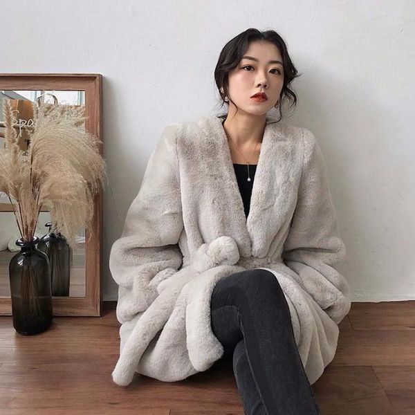 2021 women autumn winter faux mink cashmere coat female slim v-neck lace up mid-long outerwear female casual elegant jacket e2821, Black
2021 women autumn winter faux mink cashmere coat female slim v-neck lace up mid-long outerwear female casual elegant jacket e2821, Black