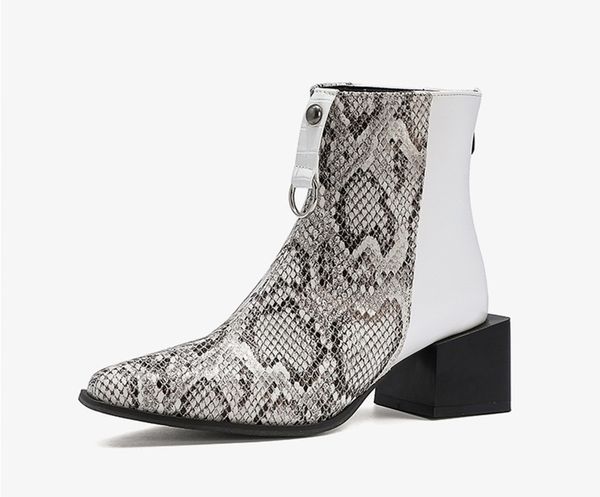 2021 new female trend ankle square-heeled leather black white shoes woman winter riding boots 0gej
2021 new female trend ankle square-heeled leather black white shoes woman winter riding boots 0gej