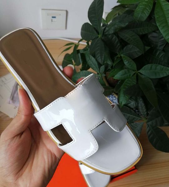 2021 sell well fashion woman leather sandals slipper shoes orange classic sandals ladies summer flat slipper woman flip flops for woman 01, Black
2021 sell well fashion woman leather sandals slipper shoes orange classic sandals ladies summer flat slipper woman flip flops for woman 01, Black