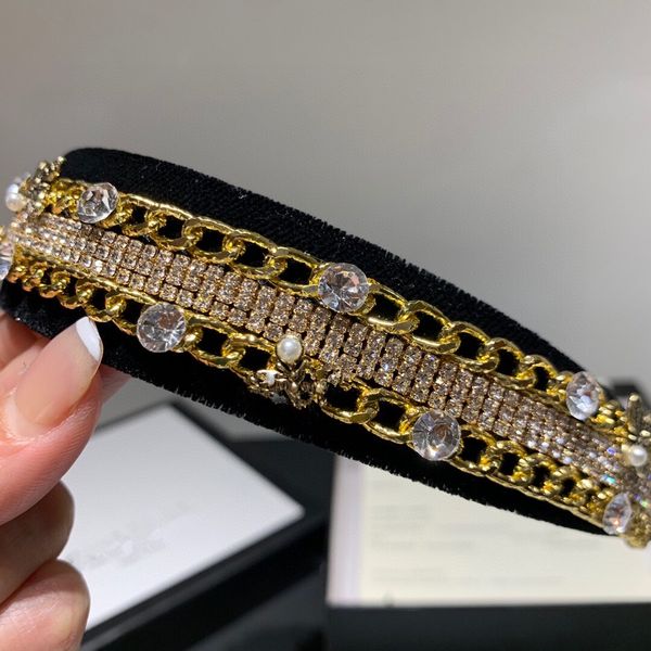 2021 early spring new autumn and winter fashion, diamond, pearl, metal decoration, hair hoop, fashion, fashion, retro trend
2021 early spring new autumn and winter fashion, diamond, pearl, metal decoration, hair hoop, fashion, fashion, retro trend