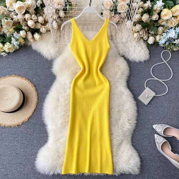 2021 slim v neck knitted midi dress tank sundresss vestido de fiesta sleeveless split summer party women casual knee length dress, Black;gray
2021 slim v neck knitted midi dress tank sundresss vestido de fiesta sleeveless split summer party women casual knee length dress, Black;gray