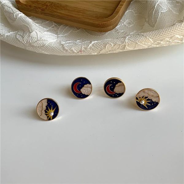 stud women's fashion temperament simple star-moon earrings round high-end sense of oil, Golden;silver
stud women's fashion temperament simple star-moon earrings round high-end sense of oil, Golden;silver