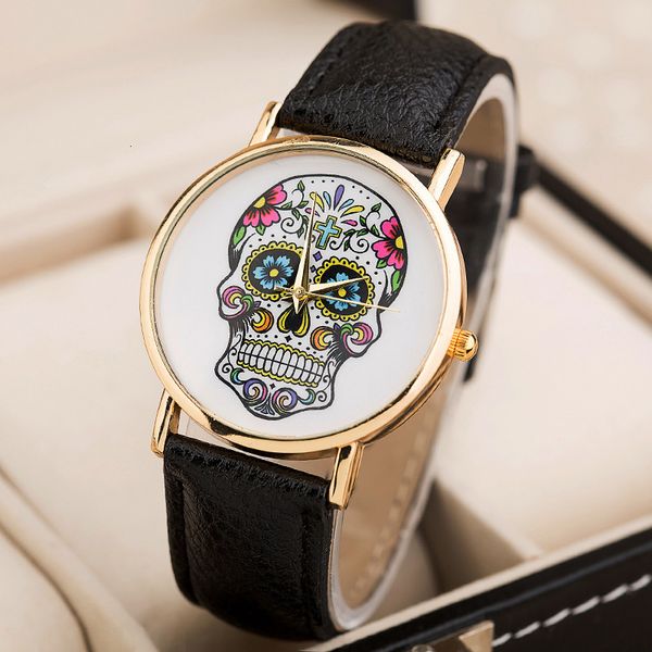 fashion wholsale design women dress watches quartz watch fashion skull watch ladies men sport watch 8 colors, Slivery;brown 
fashion wholsale design women dress watches quartz watch fashion skull watch ladies men sport watch 8 colors, Slivery;brown