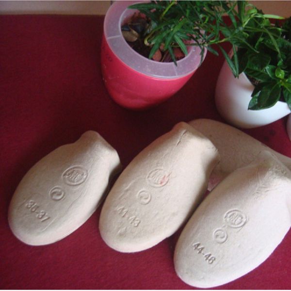 shoes shields sneaker increase support avoid wrinkled fold toe cap sport ball shoe head stretcher running basketball football shoes trees, White;pink
shoes shields sneaker increase support avoid wrinkled fold toe cap sport ball shoe head stretcher running basketball football shoes trees, White;pink