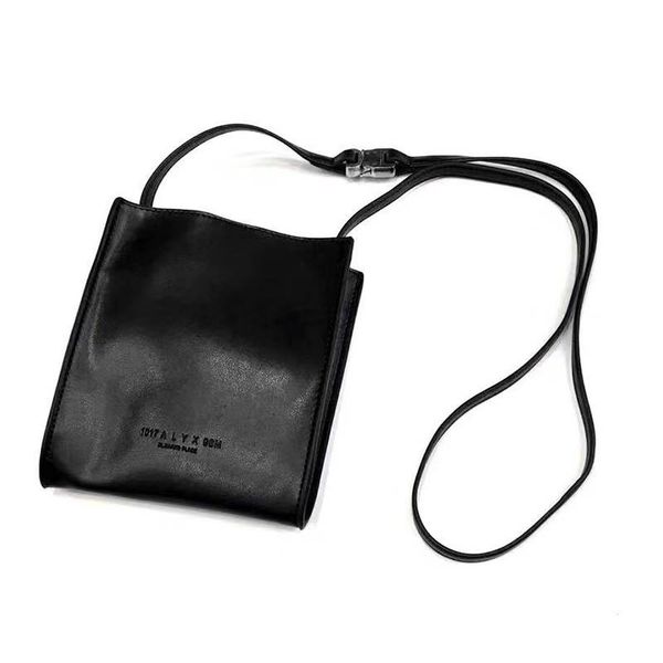 19ss alyx women men shoulder bags metal button functional tactical genuine leather bag skateboard alyx bags
19ss alyx women men shoulder bags metal button functional tactical genuine leather bag skateboard alyx bags