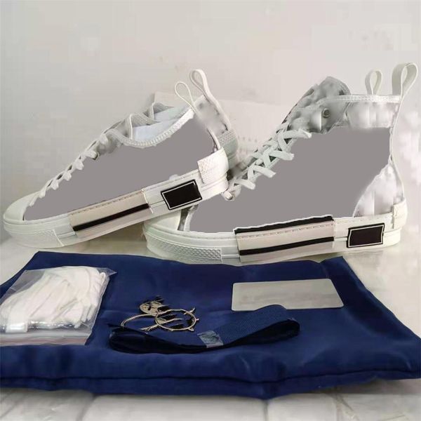 2021 brand new luxury fashion shoes, high-heeled leather leisure running outdoor shoes, men's and women's luxury shoes, Black;pink
2021 brand new luxury fashion shoes, high-heeled leather leisure running outdoor shoes, men's and women's luxury shoes, Black;pink