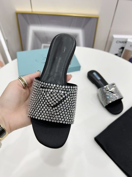 famous brand beach slippers classic flat heel summer designer fashion flops leather lady slides women shoes l bath ladies sandals large size, Black
famous brand beach slippers classic flat heel summer designer fashion flops leather lady slides women shoes l bath ladies sandals large size, Black
