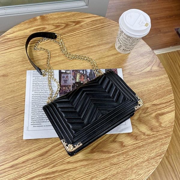 fashion pu leather ripple shoulder bags for women 2021 solid color crossbody messenger purse retro embroidery shopping handbags
fashion pu leather ripple shoulder bags for women 2021 solid color crossbody messenger purse retro embroidery shopping handbags
