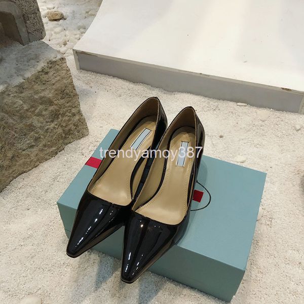 dress shoes european coarse heels women's pointed patent leather ins xianwang red mary jane fashion single shoes, Black
dress shoes european coarse heels women's pointed patent leather ins xianwang red mary jane fashion single shoes, Black