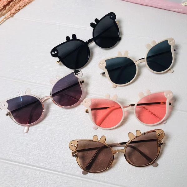 New pig frame polarizers semi metal resin children's polarizers page cartoon sunglasses 203211, White;black
New pig frame polarizers semi metal resin children's polarizers page cartoon sunglasses 203211, White;black
