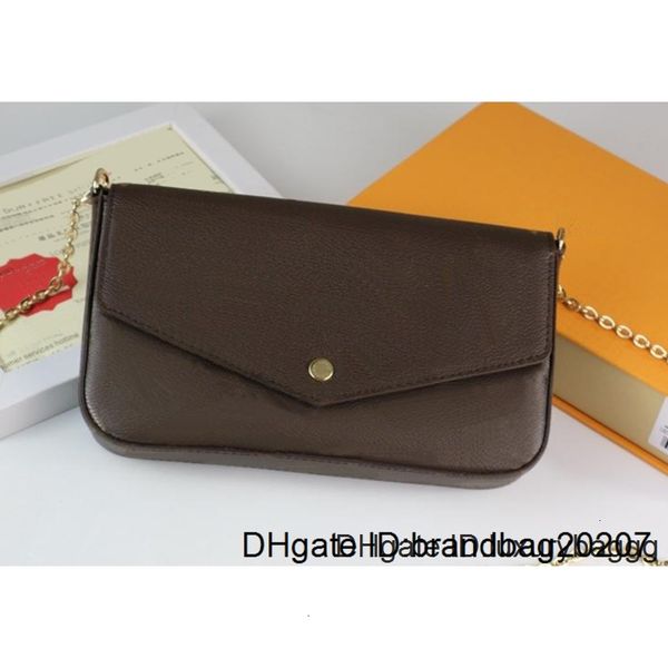 in 1 3 fashion women chain shoulder bags cute style real leather crossbody totes bag for ladies size 21*3*11cm with box, Black;red
in 1 3 fashion women chain shoulder bags cute style real leather crossbody totes bag for ladies size 21*3*11cm with box, Black;red