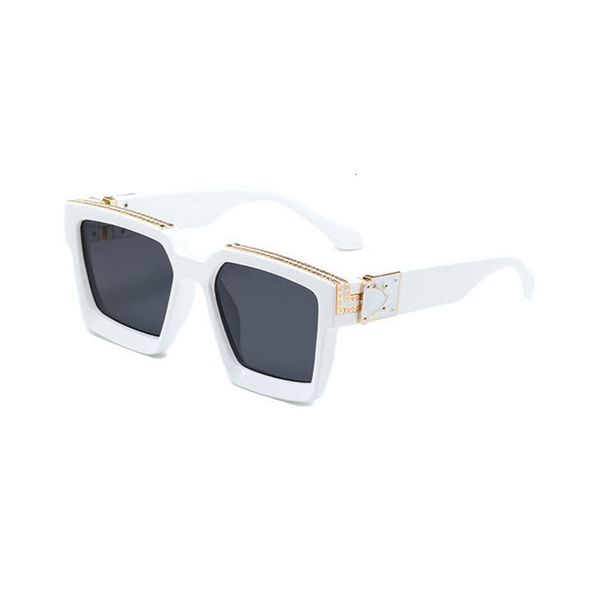 2021 new inencers and celebrities most popular fashion brand designer sun glasses sunglasses with letters rix3, White;black
2021 new inencers and celebrities most popular fashion brand designer sun glasses sunglasses with letters rix3, White;black