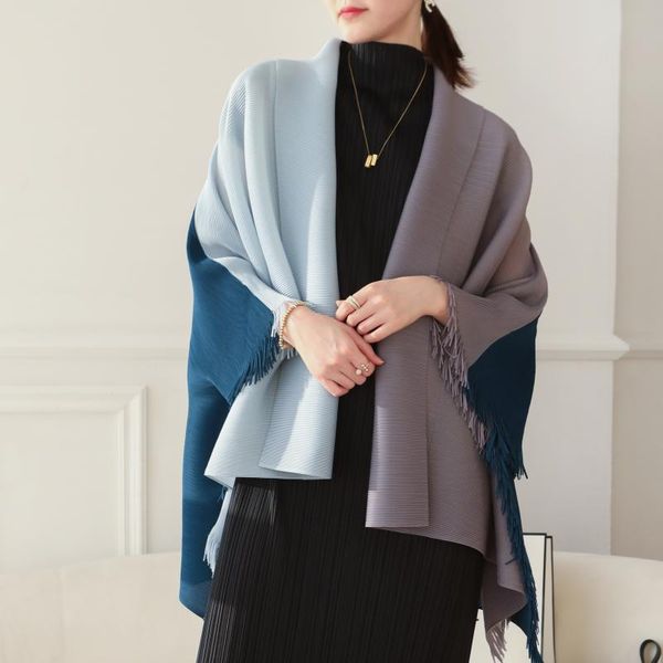women's trench coats direct selling 2021 autumn winter miyake pleated coat lapel blouse versatile temperament cape, Tan;black
women's trench coats direct selling 2021 autumn winter miyake pleated coat lapel blouse versatile temperament cape, Tan;black