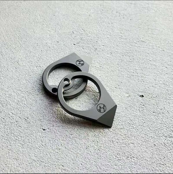 titanium alloy edc creative creative key chain подвесной многофункциональный палец tiger bottle opener express нож с простой личностью 542
titanium alloy edc creative creative key chain подвесной многофункциональный палец tiger bottle opener express нож с простой личностью 542