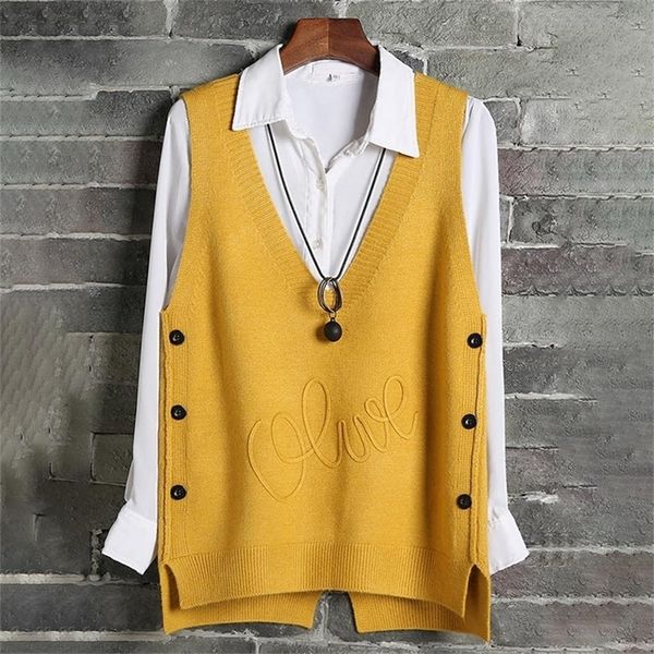 woman short sleeveless knitted sweater vest waistcoat side buttons casual vest female pullover plus size fashion autumn lady 201214, Black;white
woman short sleeveless knitted sweater vest waistcoat side buttons casual vest female pullover plus size fashion autumn lady 201214, Black;white