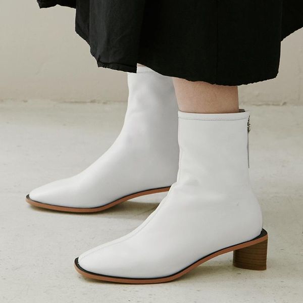 aiweiyi full grain leather ankle boots for women black white square toe med heels genuine woman
aiweiyi full grain leather ankle boots for women black white square toe med heels genuine woman