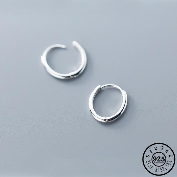 925 sterling silver small huggie geometric oval hoops piercing earrings rose gold color round circle ear rings for women, Golden;silver
925 sterling silver small huggie geometric oval hoops piercing earrings rose gold color round circle ear rings for women, Golden;silver