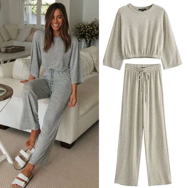 wind 2020 autumn new leisure sports suit round neck long sleeve elastic lace up trousers home women, Gray
wind 2020 autumn new leisure sports suit round neck long sleeve elastic lace up trousers home women, Gray