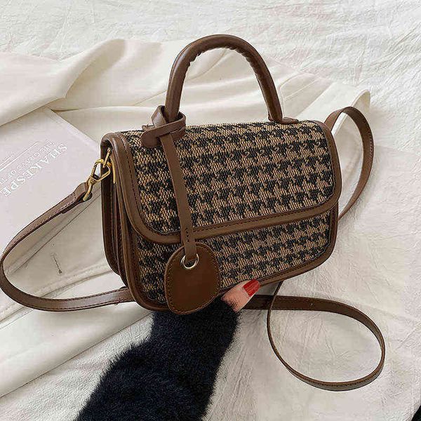 shopping bags luxury houndstooth shoulder crossbody with short handle for women 2021 winter designer handbags and purses female 220304
shopping bags luxury houndstooth shoulder crossbody with short handle for women 2021 winter designer handbags and purses female 220304