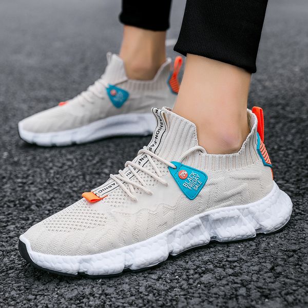 2021 comforable walking shoes lightweight outdoor shoes for women men tripe black white mens trainers scarpe zapatos chaussures 40-45
2021 comforable walking shoes lightweight outdoor shoes for women men tripe black white mens trainers scarpe zapatos chaussures 40-45