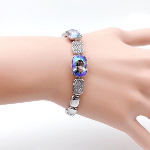 charm bracelets 11.11 women bracelet 2021 made with austria crystal luxurious geometric xuping bangle girl wrist accessories bijoux1, Golden;silver
charm bracelets 11.11 women bracelet 2021 made with austria crystal luxurious geometric xuping bangle girl wrist accessories bijoux1, Golden;silver