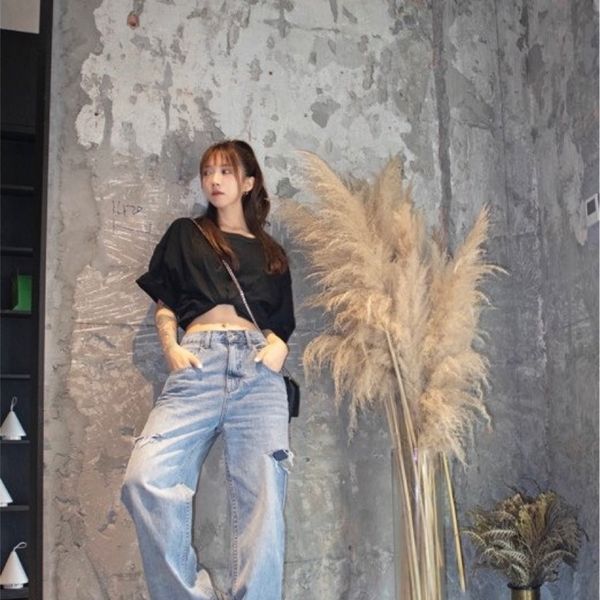 maison m mm6 girl's all cotton washed old fashion knife cut big damage street tide hole jeans, Black;green
maison m mm6 girl's all cotton washed old fashion knife cut big damage street tide hole jeans, Black;green