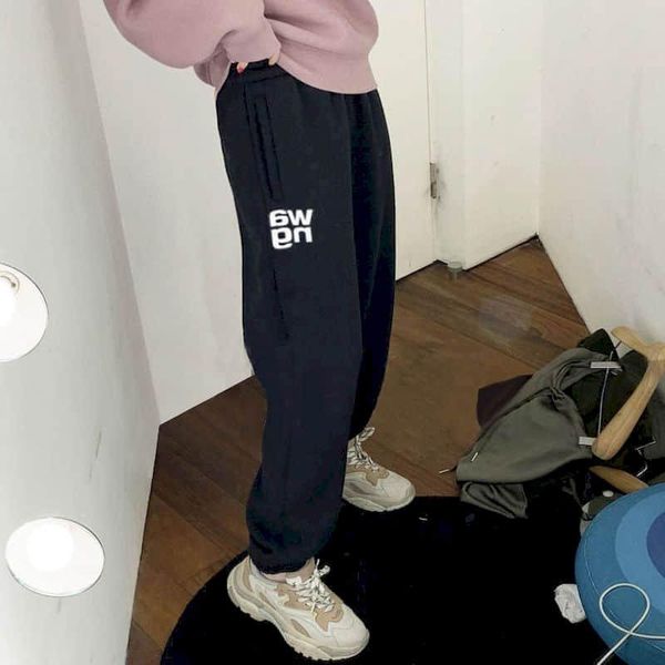 new autumn spring casual harem pants women trousers high waist straight loose long preppy style sports pants, Black;white
new autumn spring casual harem pants women trousers high waist straight loose long preppy style sports pants, Black;white