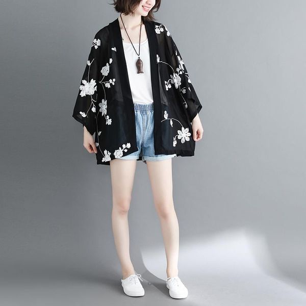 large big size embroidered cardigan sunscreen casaco feminino floral open stitch woman's coat batwing sleeve loose cloak, Black;brown
large big size embroidered cardigan sunscreen casaco feminino floral open stitch woman's coat batwing sleeve loose cloak, Black;brown