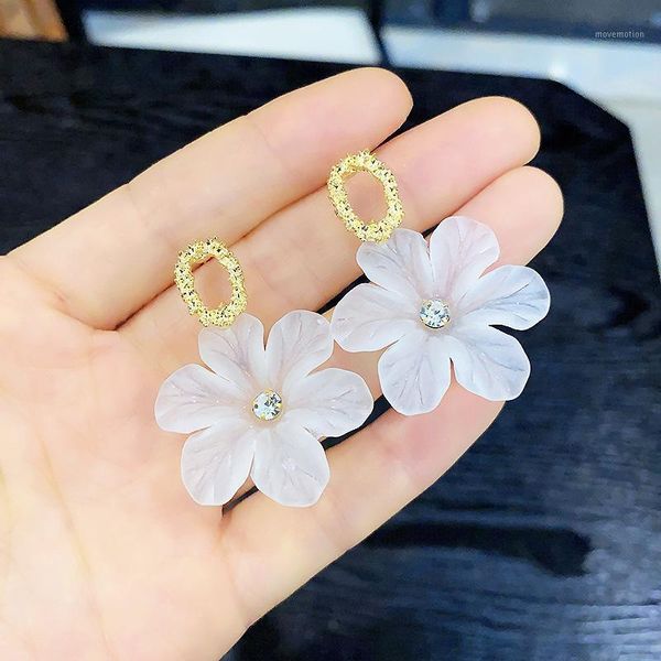 elegant female wedding white petal flower earrings charming women's party jewelry gold stud earrings fashion accessories gift1, Golden;silver
elegant female wedding white petal flower earrings charming women's party jewelry gold stud earrings fashion accessories gift1, Golden;silver