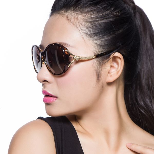 2021 womens sunglasses fashion vintage new metal plastic summer decoration driving shades for women sun glasses 9039 masa, White;black
2021 womens sunglasses fashion vintage new metal plastic summer decoration driving shades for women sun glasses 9039 masa, White;black